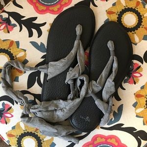 Sanuk *Never Worn* Yoga Sandals